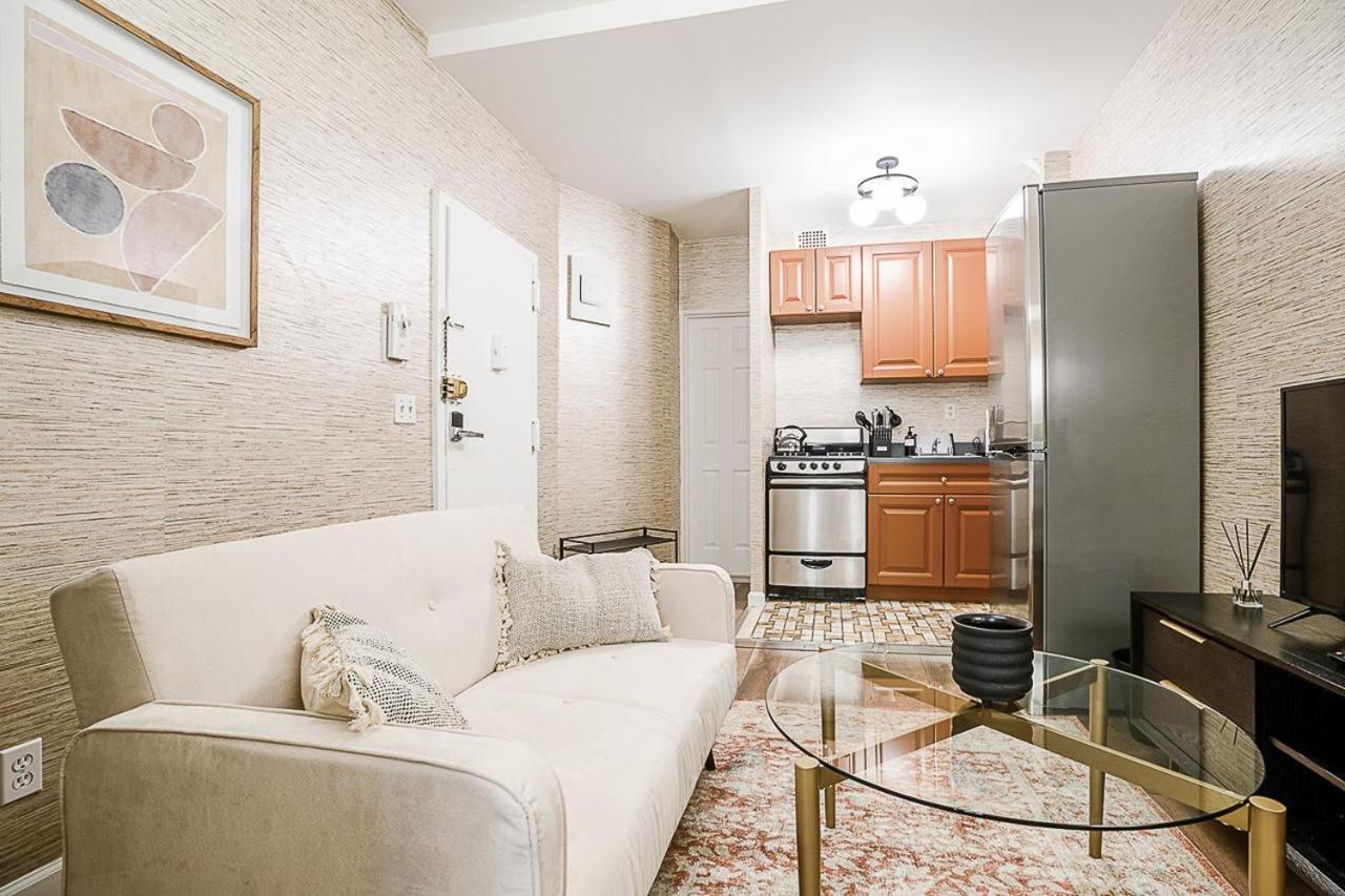 Apartment 185: Hells Kitchen New York