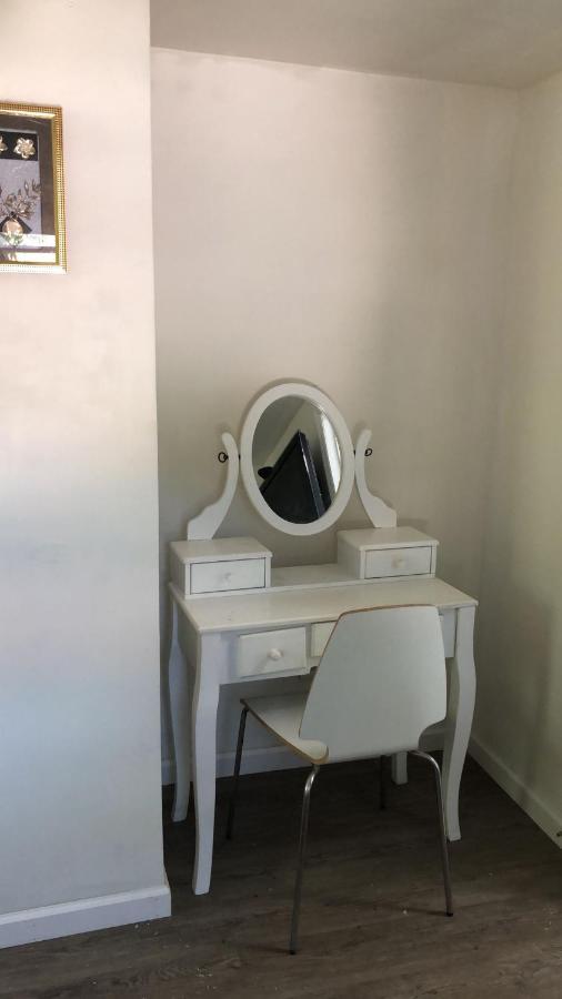 Cozy With Private Bathroom *