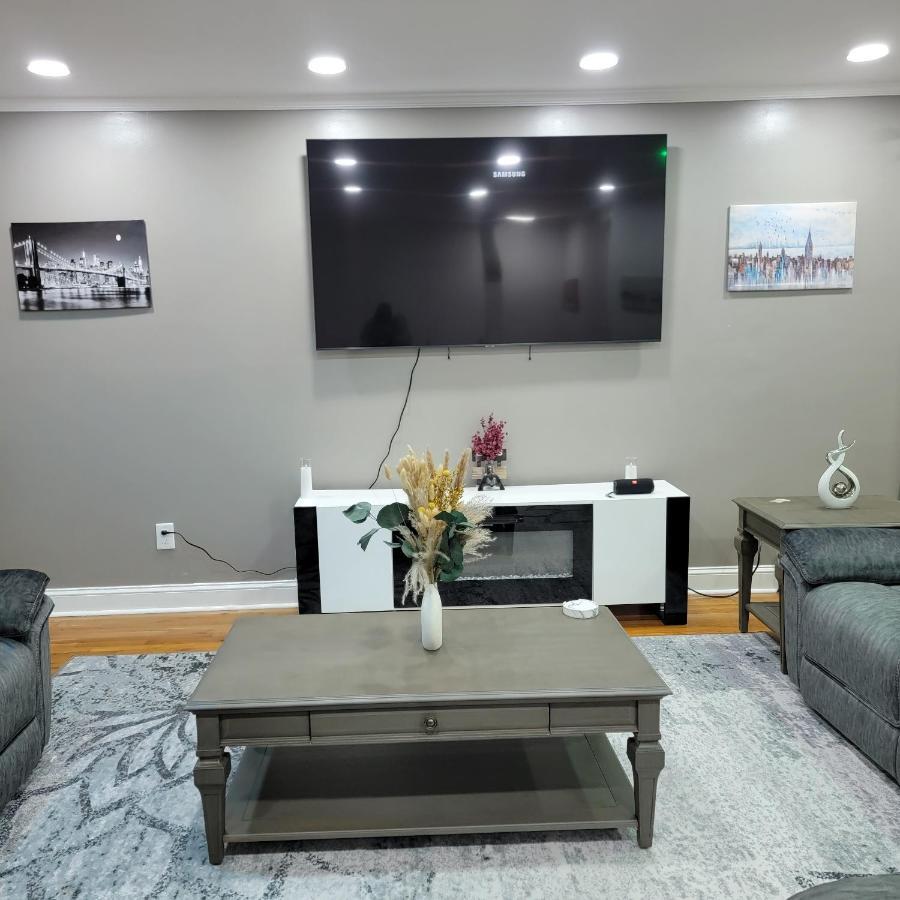 Cozy Shared With Host Nova York