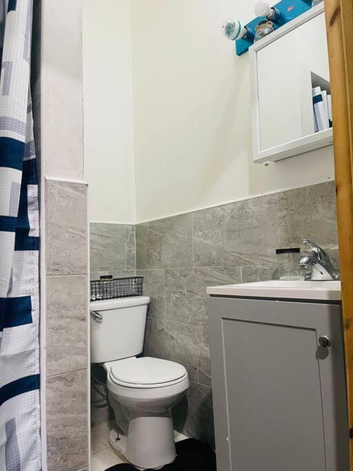 Apartamento Cozy Staycation - Brooklyn Close To Train Stations *
