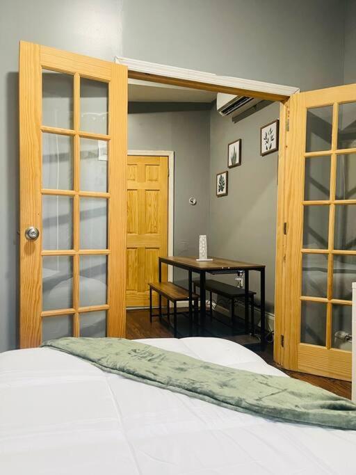 Apartamento Cozy Staycation - Brooklyn Close To Train Stations *