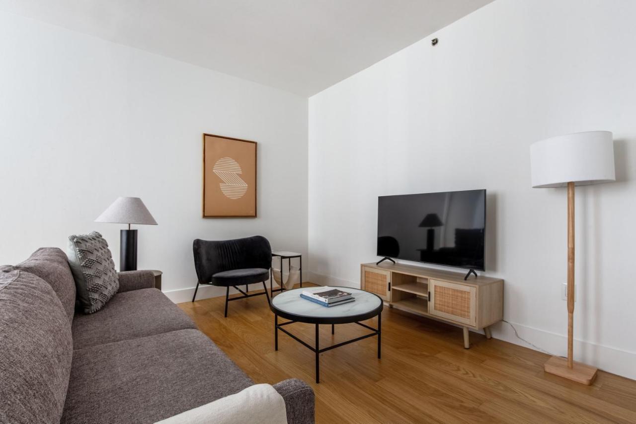 Fidi 1br W Golf Simulator Nr Freedom Tower Nyc-1338 Apartment *