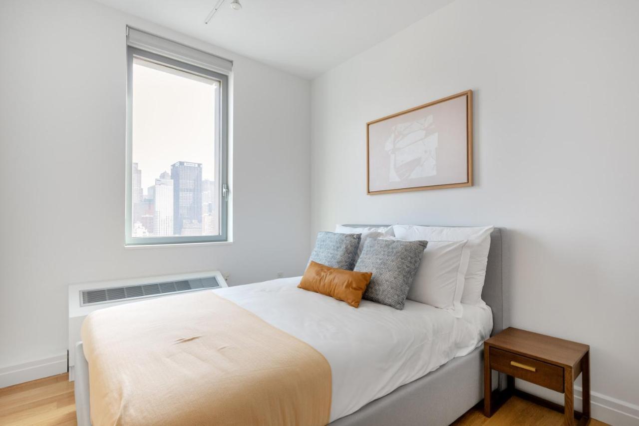 Apartment Midtown W 2br W Gym Pools Wd Doorman Nyc-360 *