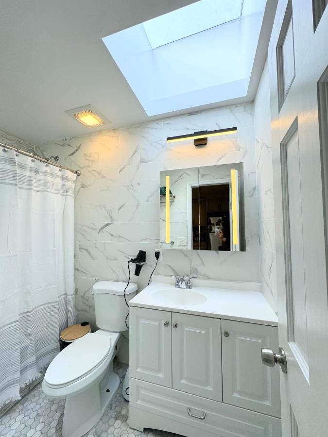 The Waltham Private & Bathroom John F Kennedy Jfk Lga Airport Manhattan Penn Station Bullet-train 15 Min Casa de hóspedes *