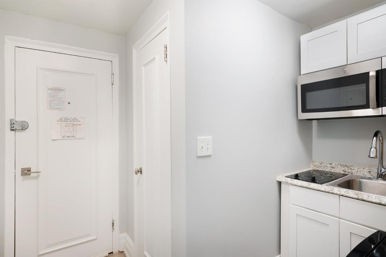 73-201 New 1br 1bth Uws Doorman Gym Apartment *