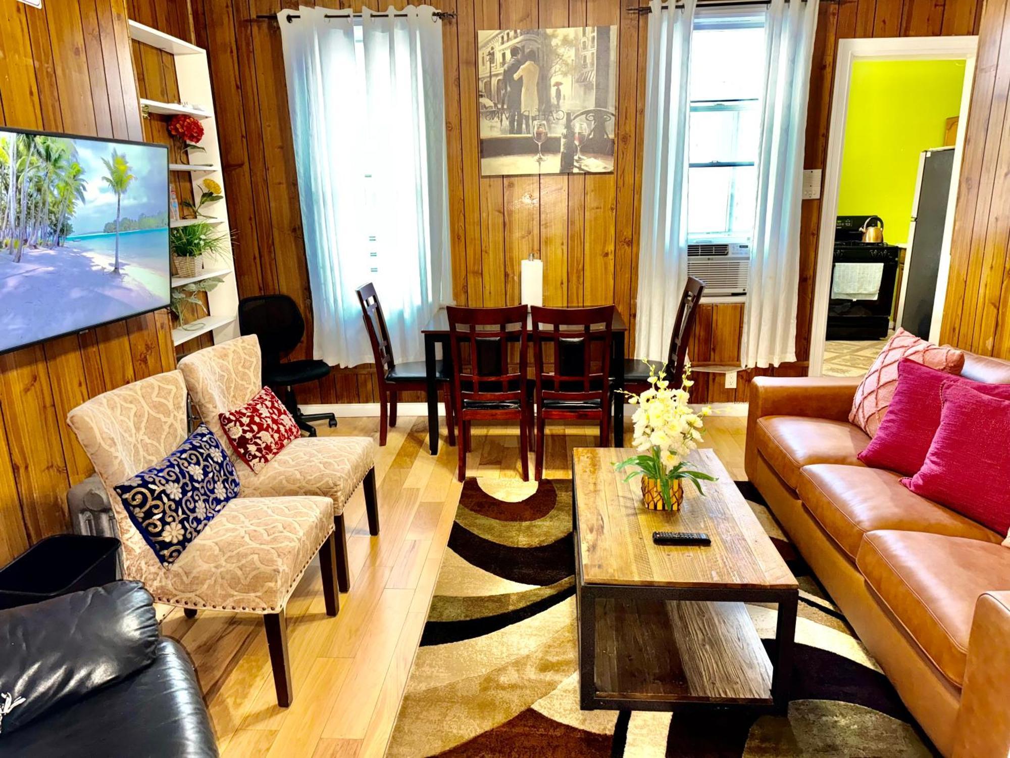 3 Bedrooms 2 Stops To Manhattan *