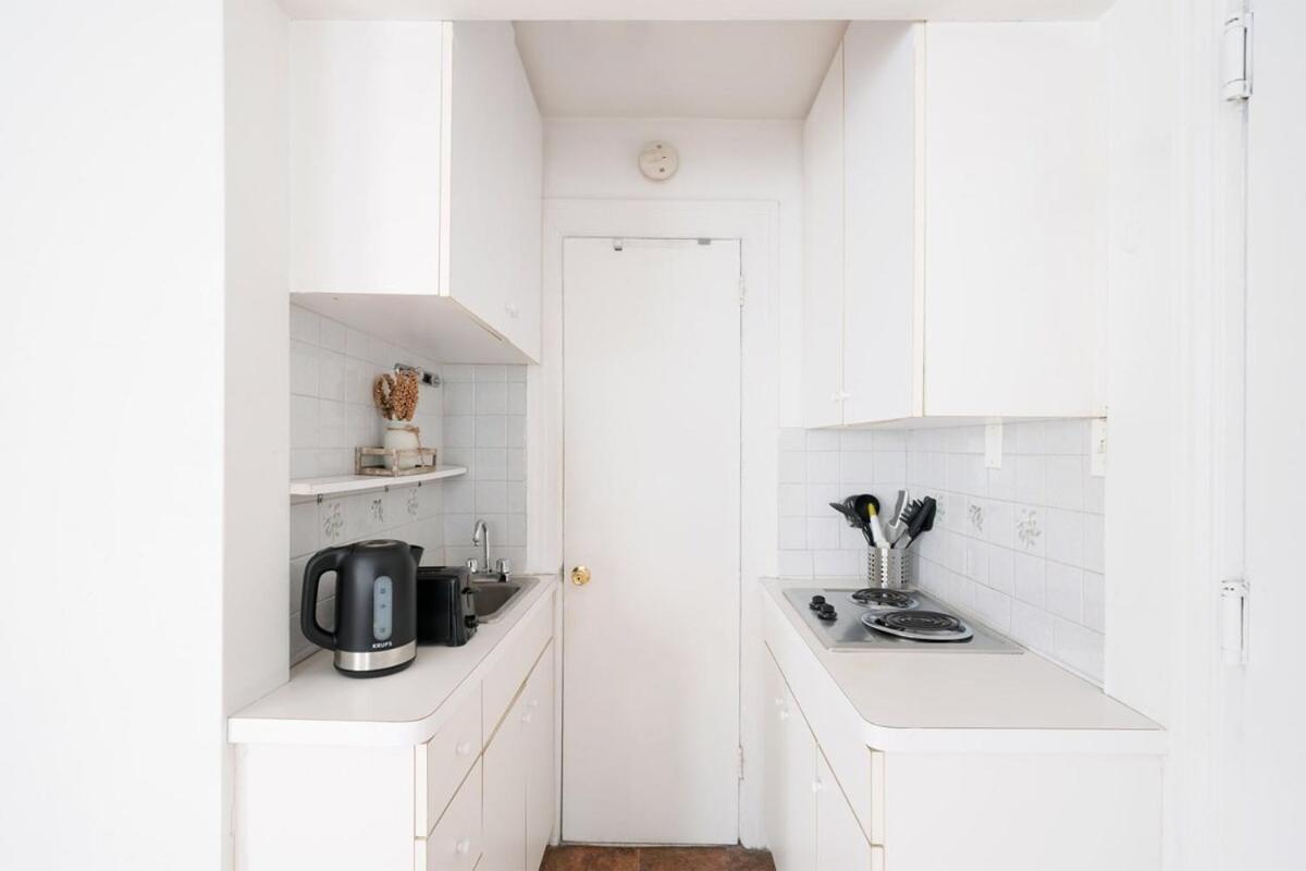 Apartment 11-4f Prime West Village Designer 1br New York