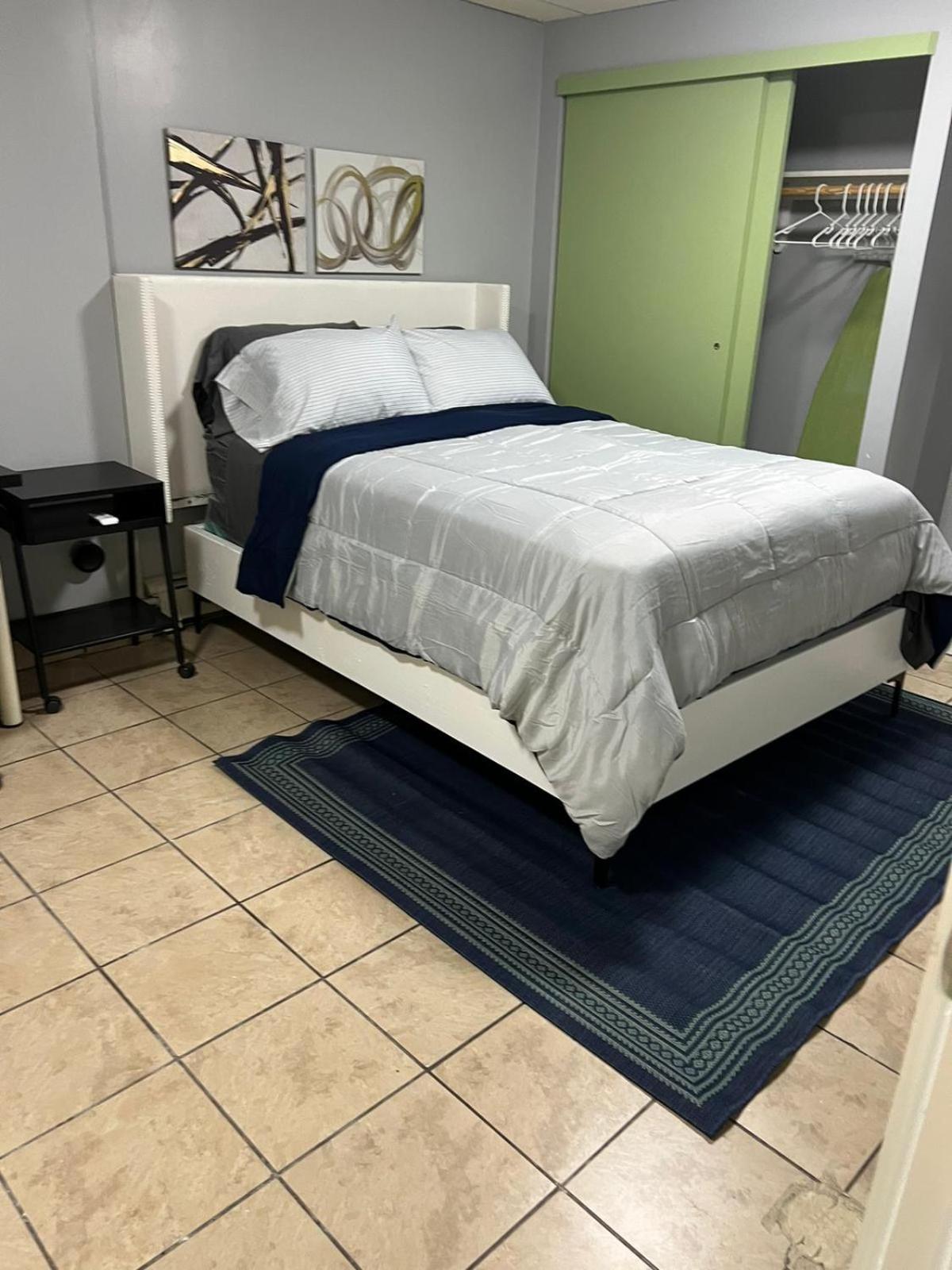 305-b Apartment *