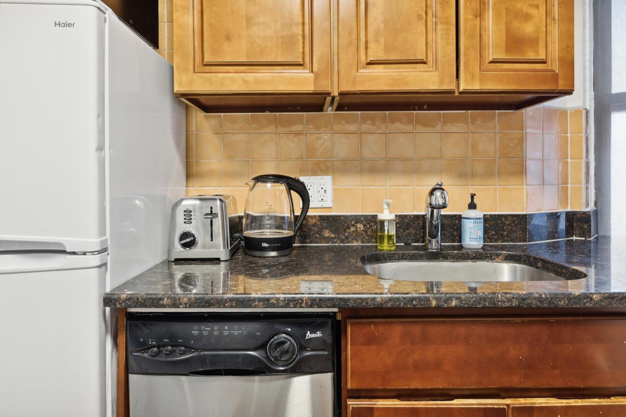 Unique 2bd In Perfect Location Next To Time Square Apartment *