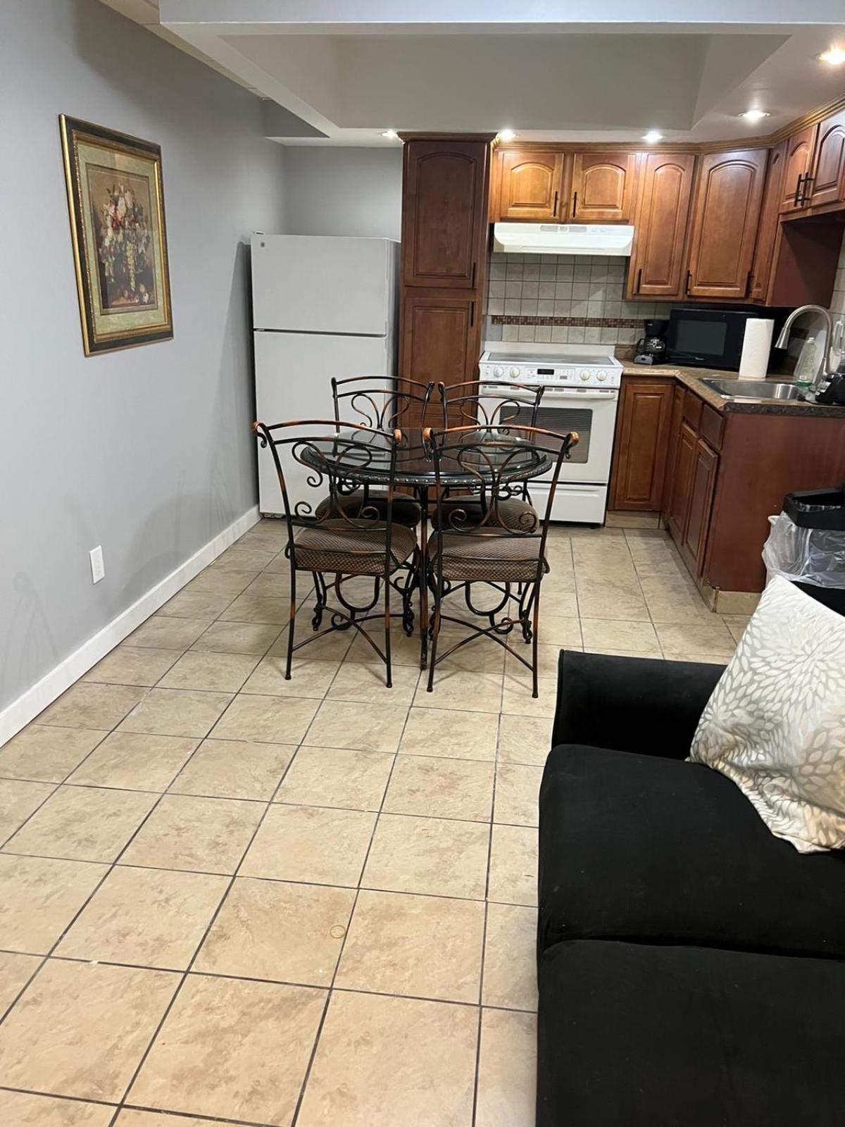 Apartment 305-b New York