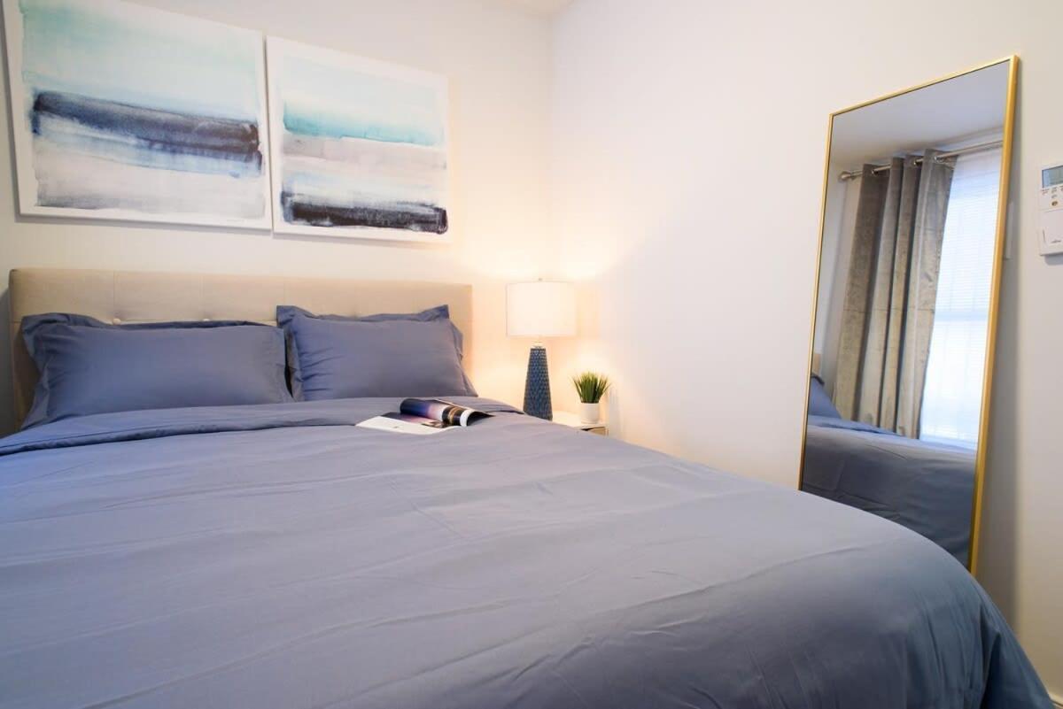 Apartment 39-1 Renovated 3br Prime Midtown West New York