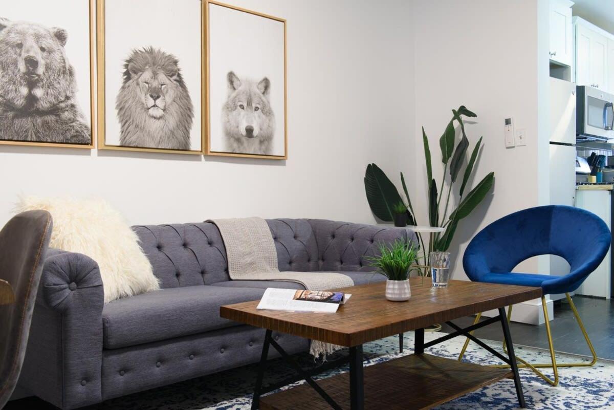 39-1 Renovated 3br Prime Midtown West Apartment New York