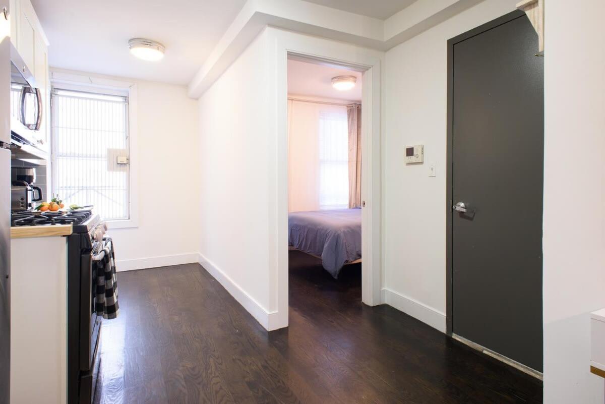Apartment 39-1 Renovated 3br Prime Midtown West New York
