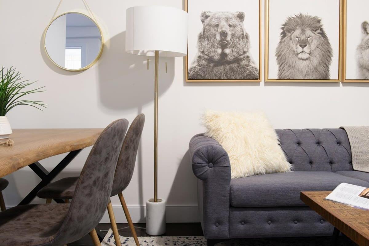 39-1 Renovated 3br Prime Midtown West Apartment New York