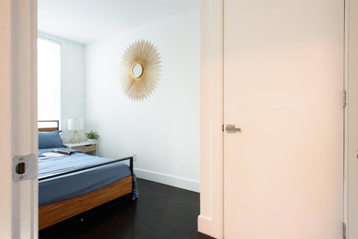 39-1 Renovated 3br Prime Midtown West * New York