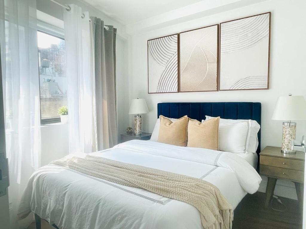 809-6a New 2br Private Roof & View * New York