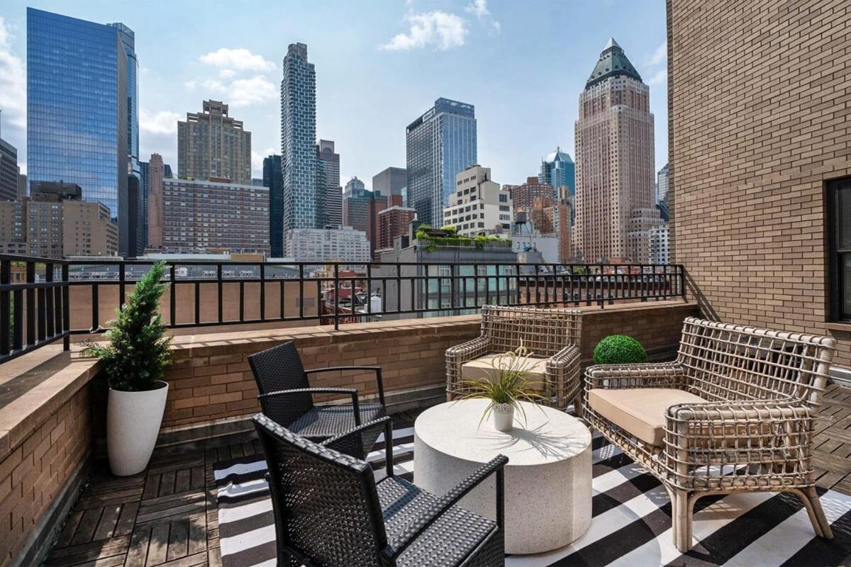 809-6a New 2br Private Roof & View * New York