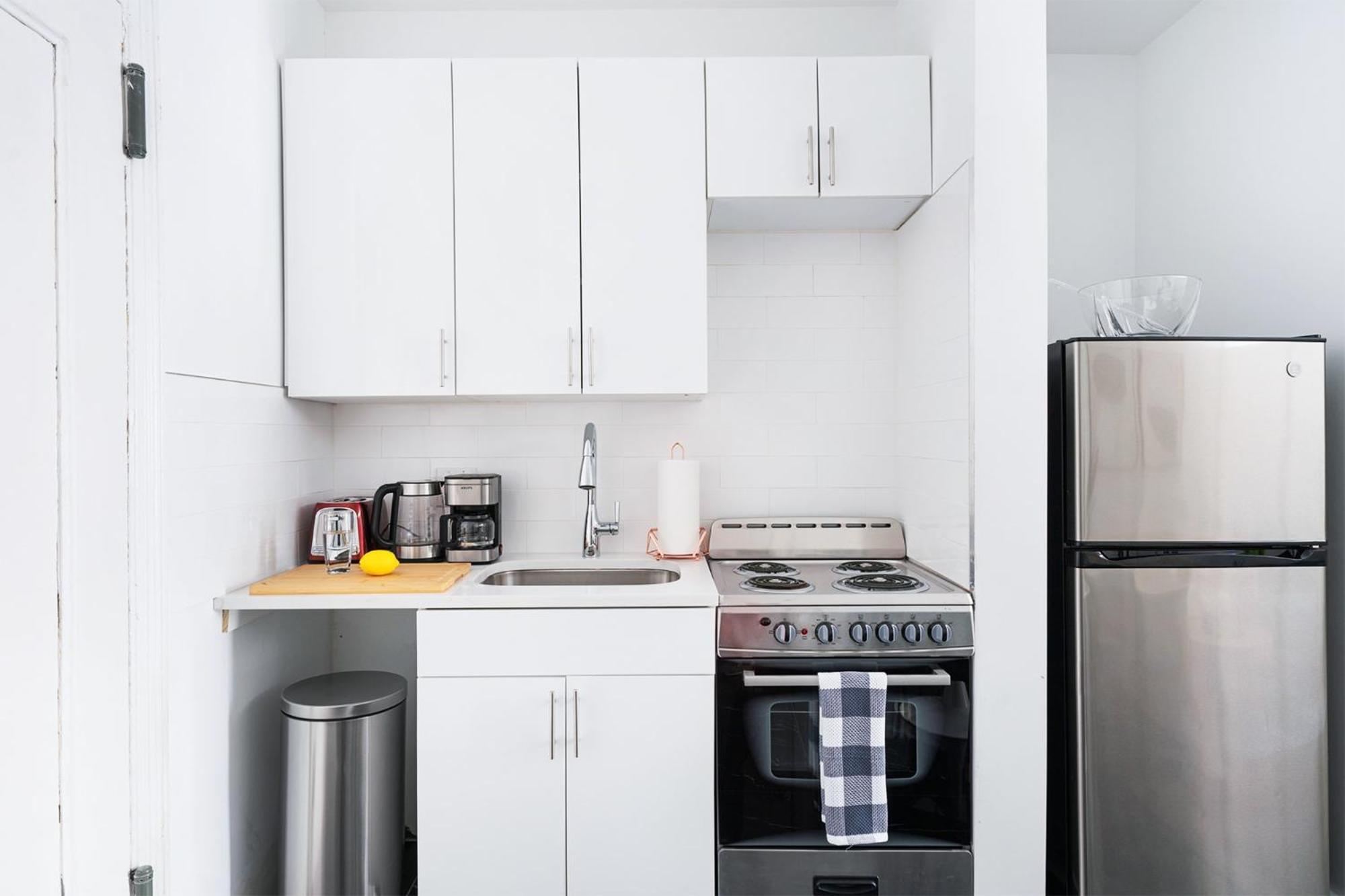 Apartment 444-4f Newly Renovated 1br In Midtown West New York