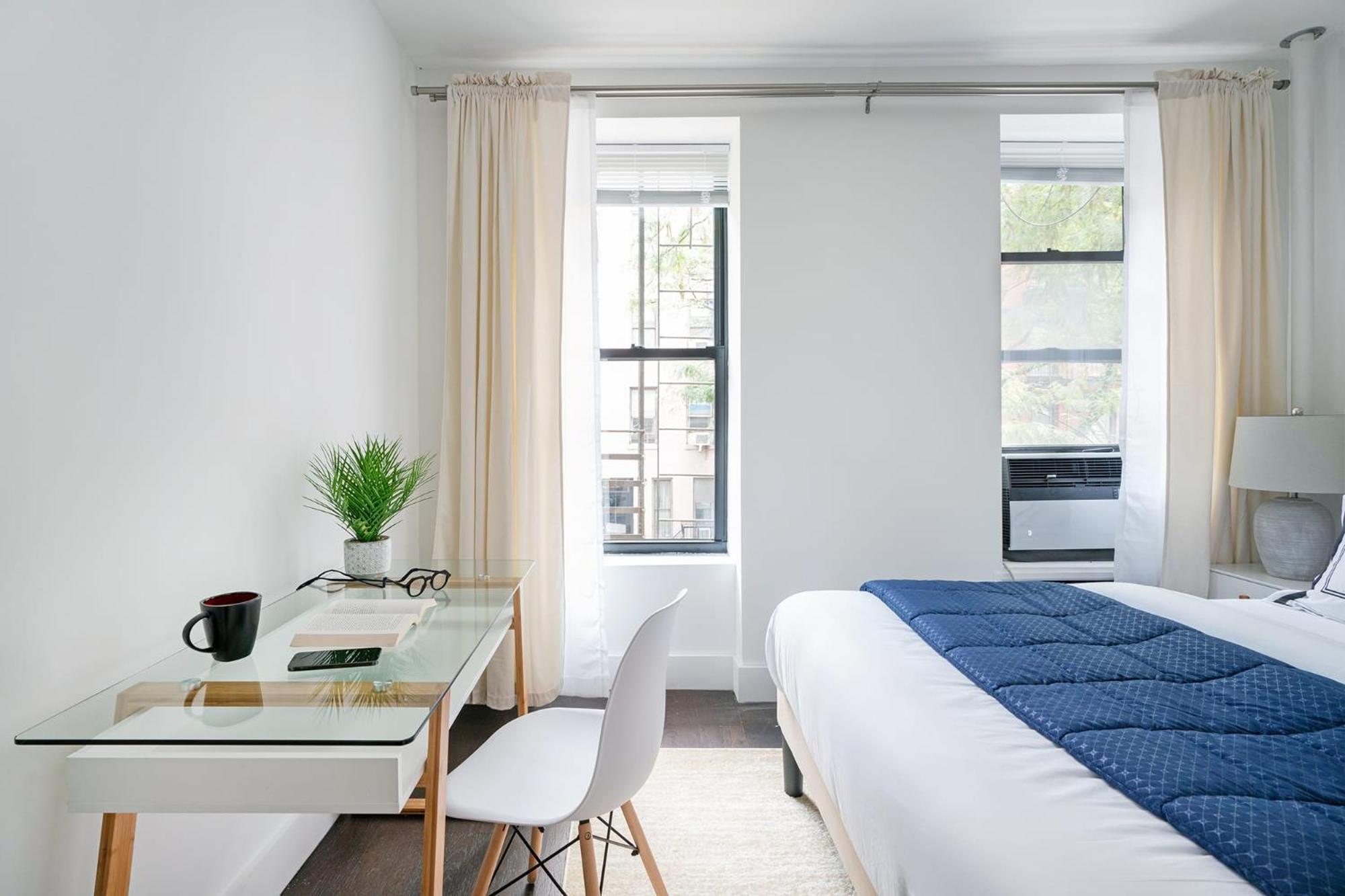 444-4f Newly Renovated 1br In Midtown West Apartment
