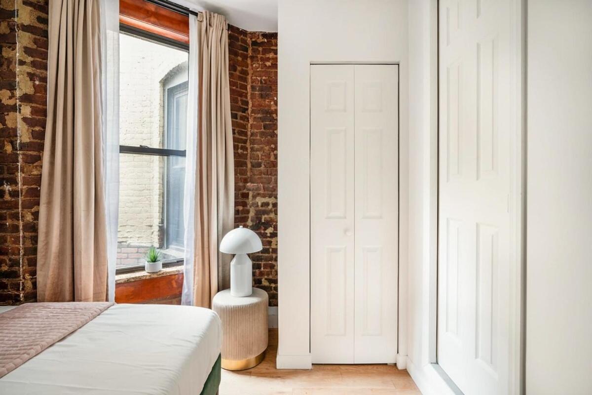 153-5a Charming 2br Les W D * New York