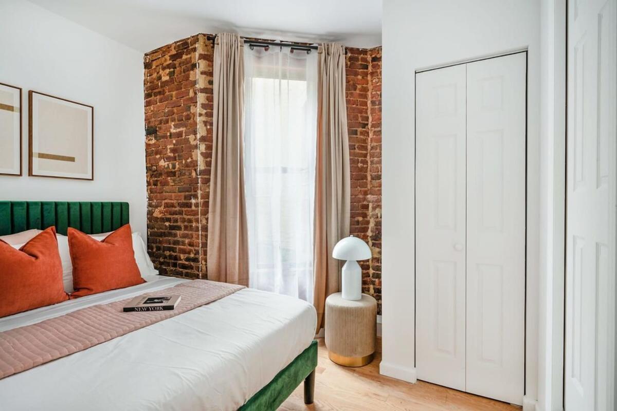153-5a Charming 2br Les W D * New York