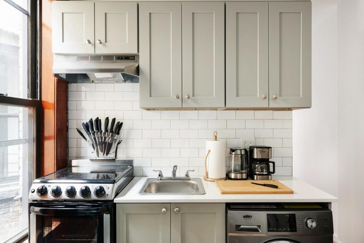 153-5a Charming 2br Les W D * New York