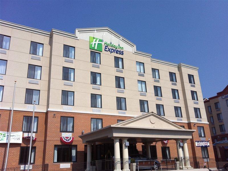 Express Staten Island West Hotel
