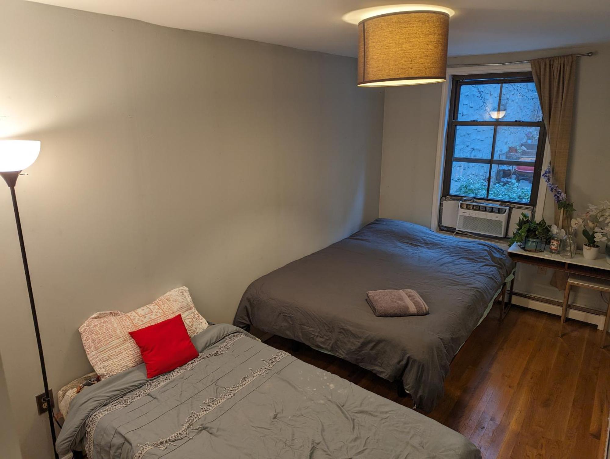 Private In 4 Bedroom Ground Near Subway Hospedagem domiciliar Nova York