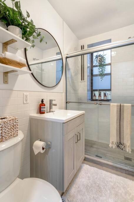 Bright Designer In Historic Harlem * Nova York
