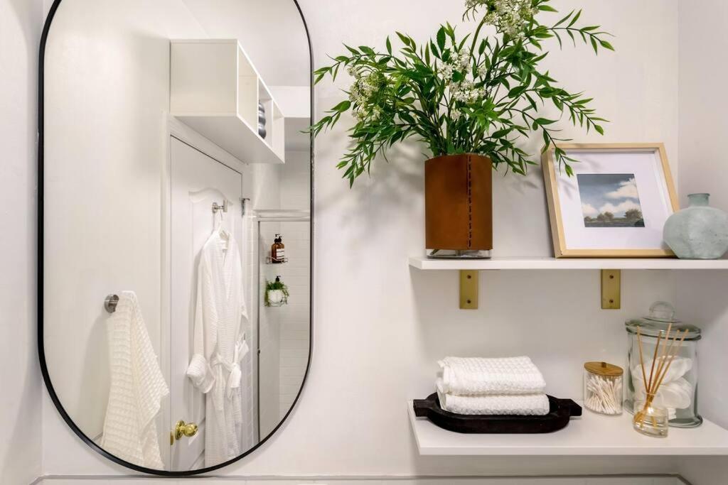 Bright Designer In Historic Harlem Apartamento Nova York