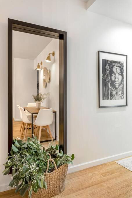 Bright Designer In Historic Harlem Nova York