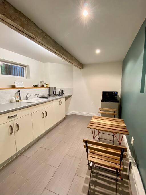 Apartamento The Griffin B And B, Private Two Bedroom In Victorian Ditmas Park Nova York