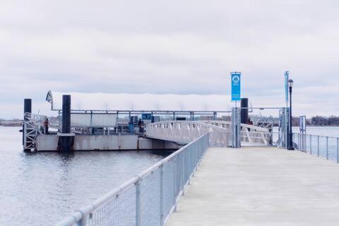 Waterfront Gem Duplex 3 Bedroom 2floor In Whitestone Bronx Free Parking Holiday home