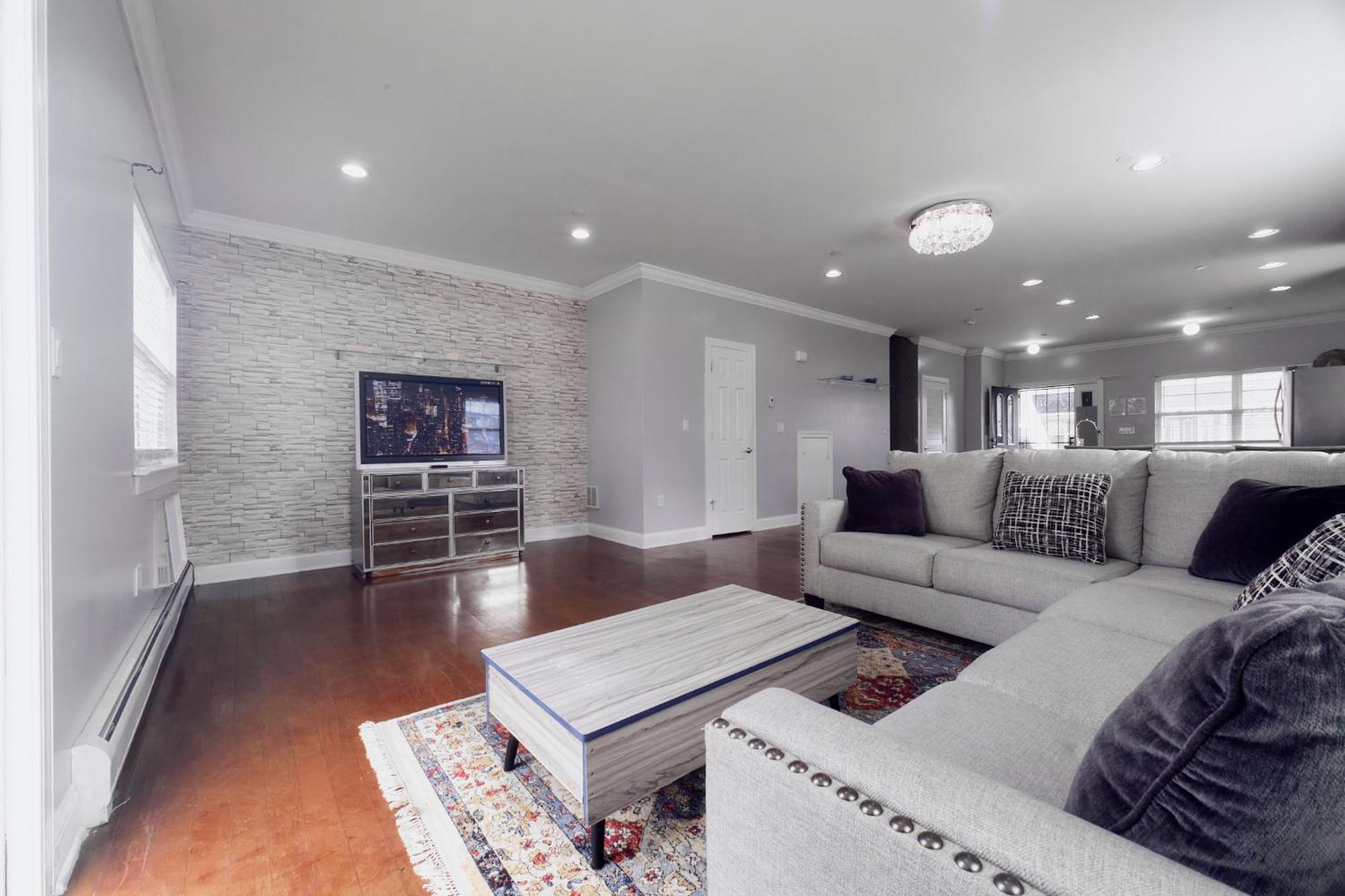 Waterfront Gem Duplex 3 Bedroom 2floor In Whitestone Bronx Free Parking Holiday home New York