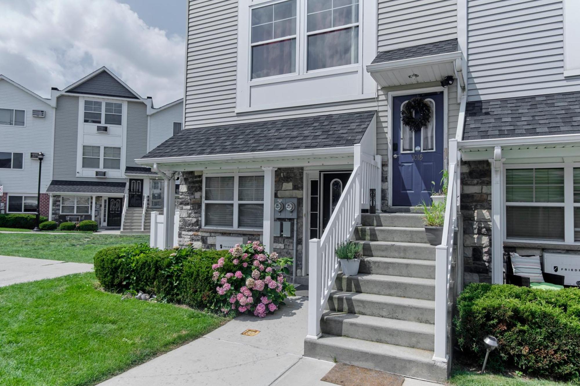 Waterfront Gem Duplex 3 Bedroom 2floor In Whitestone Bronx Free Parking Holiday home New York