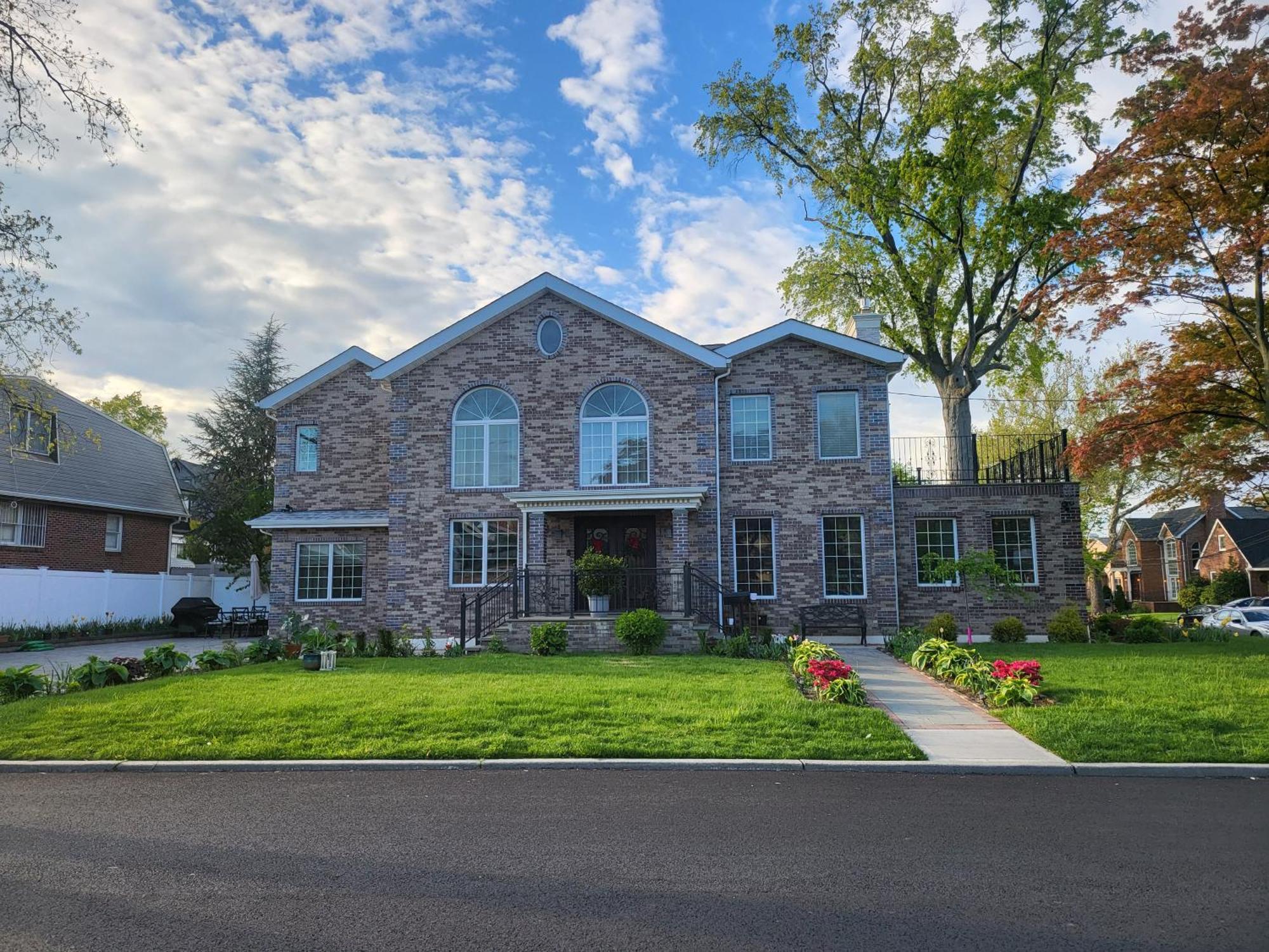 Luxury Hotel-style In Queens,