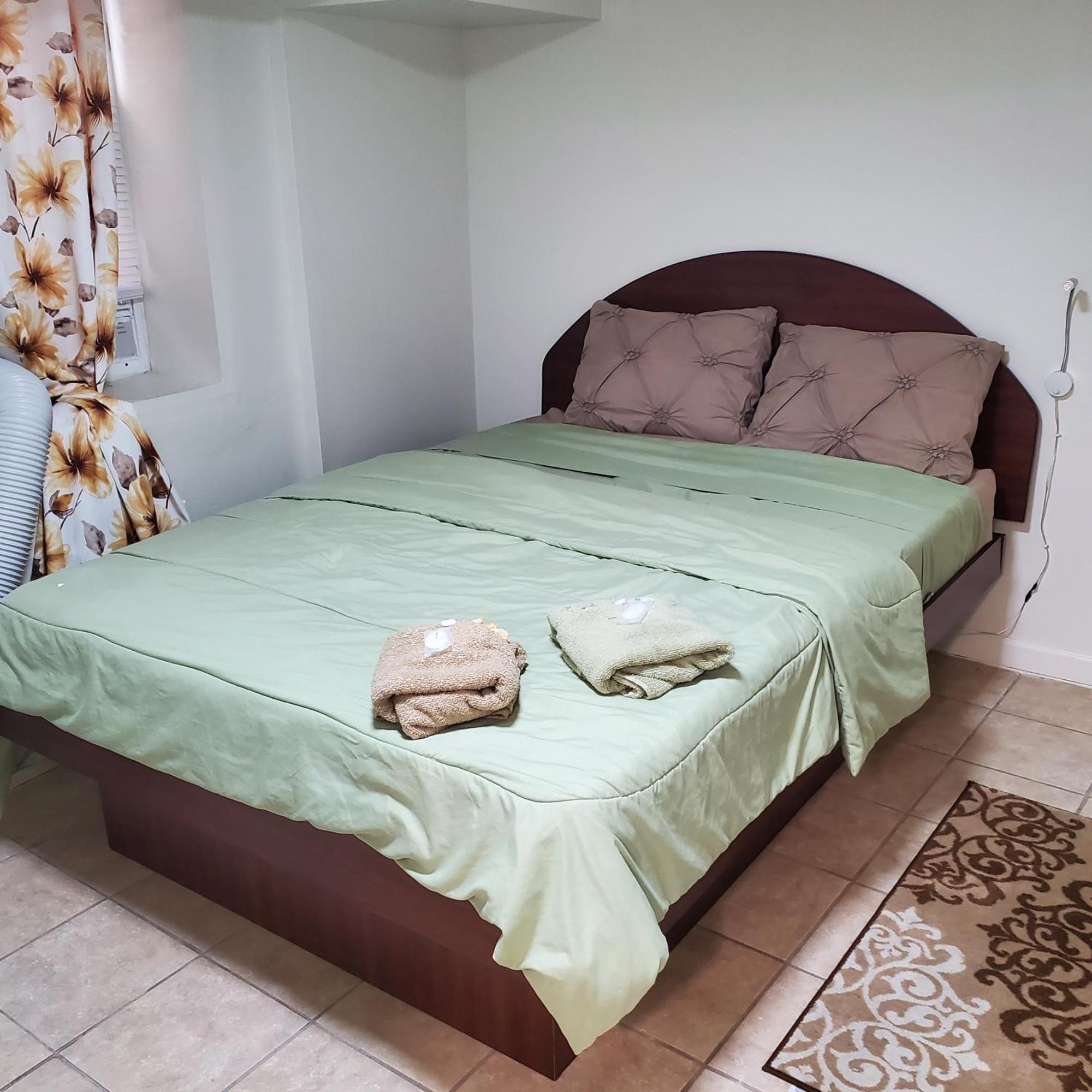 And One Bedroom Apartamento