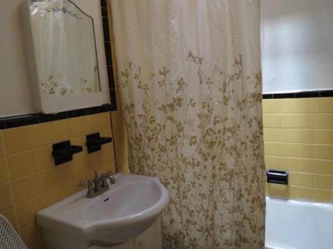 Midtown East 3*