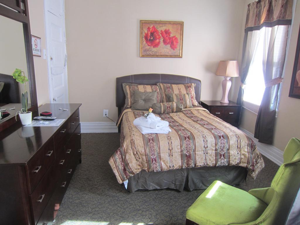 Neptune Hotel 2*