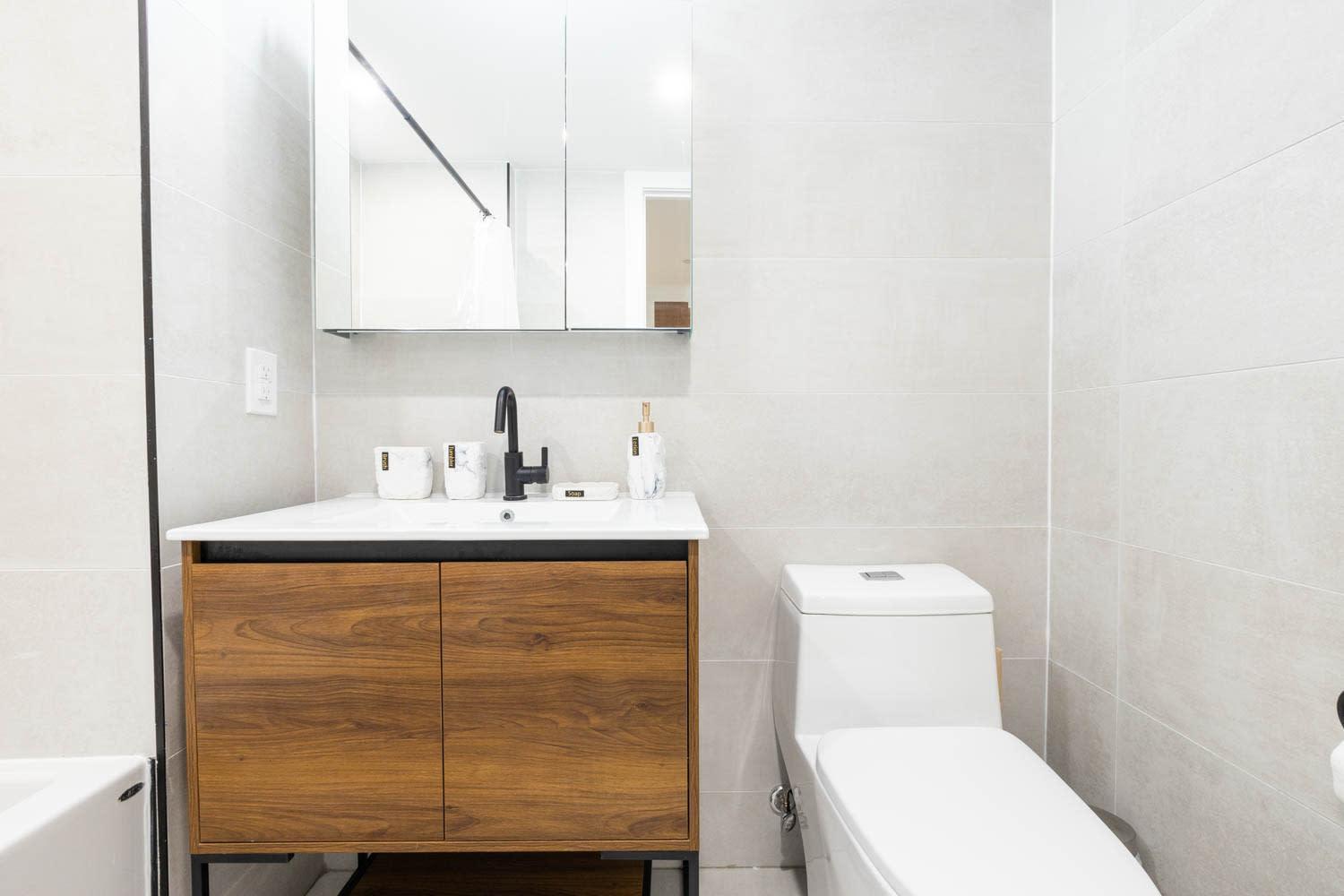 149bk-202 New 1br In Prime Greenpoint Bk New York