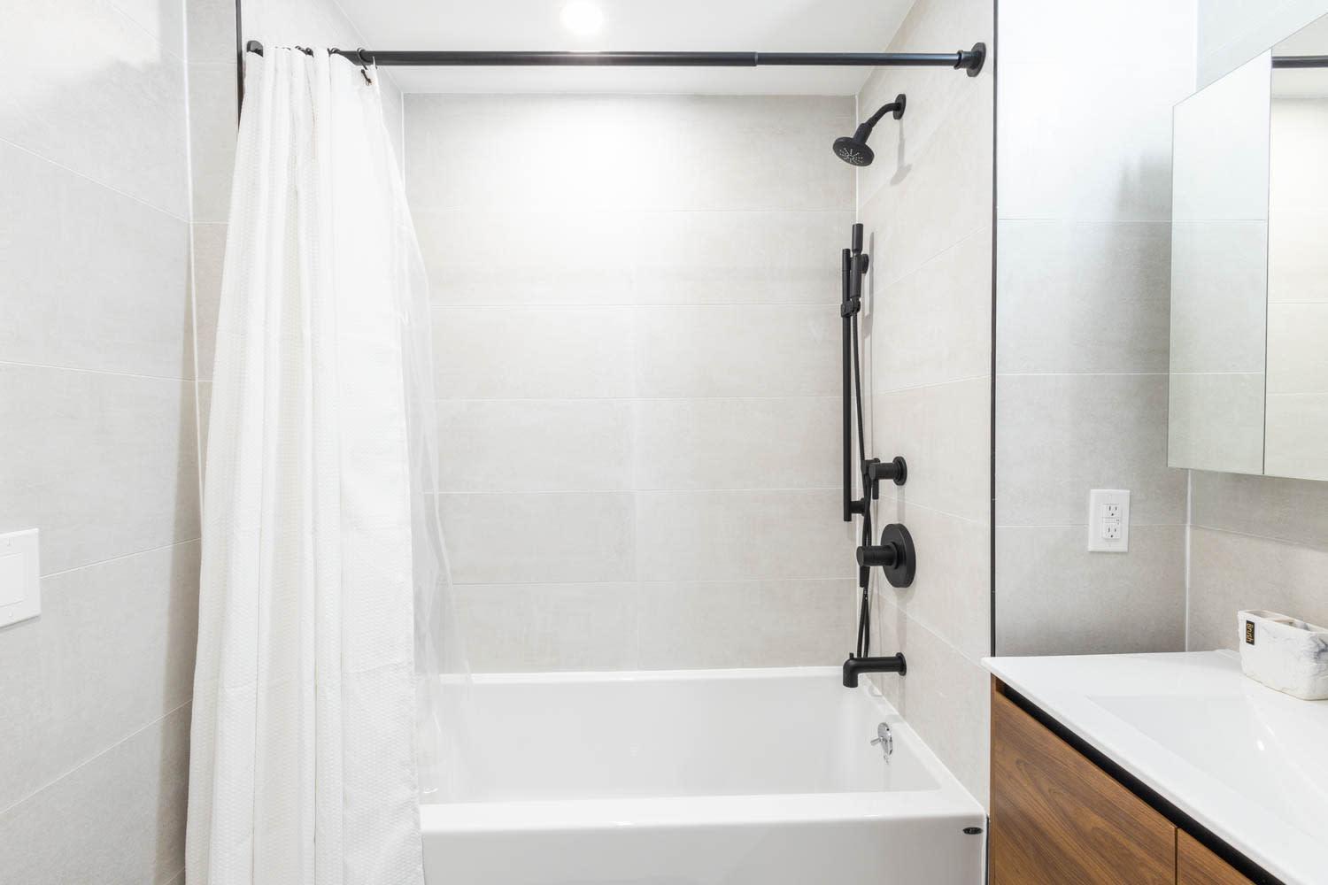 149bk-202 New 1br In Prime Greenpoint Bk *