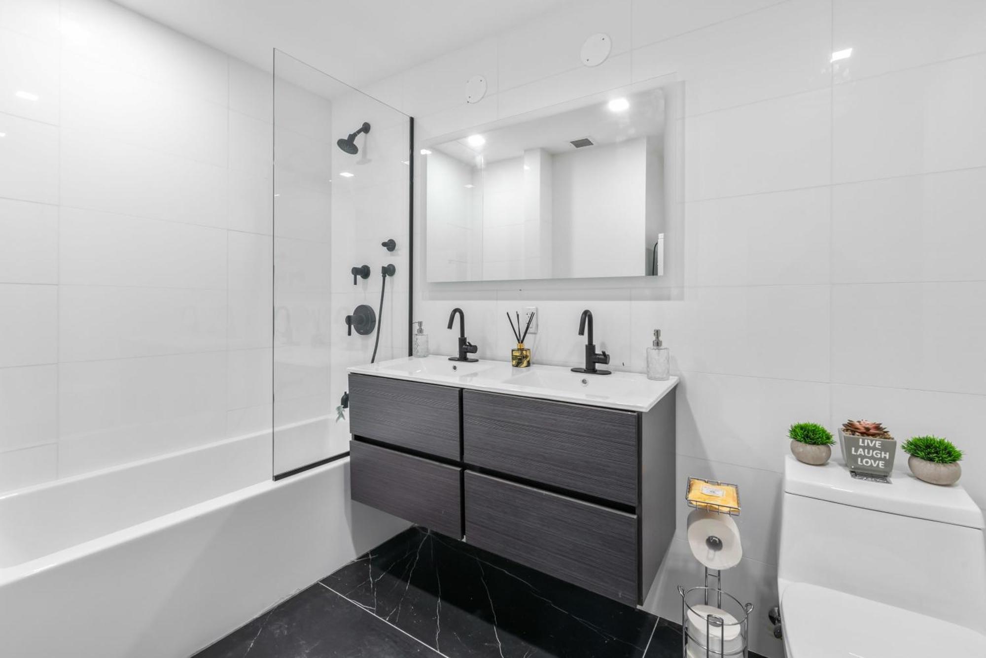 Apartment 3br Penthouse With Massive Private Rooftop New York