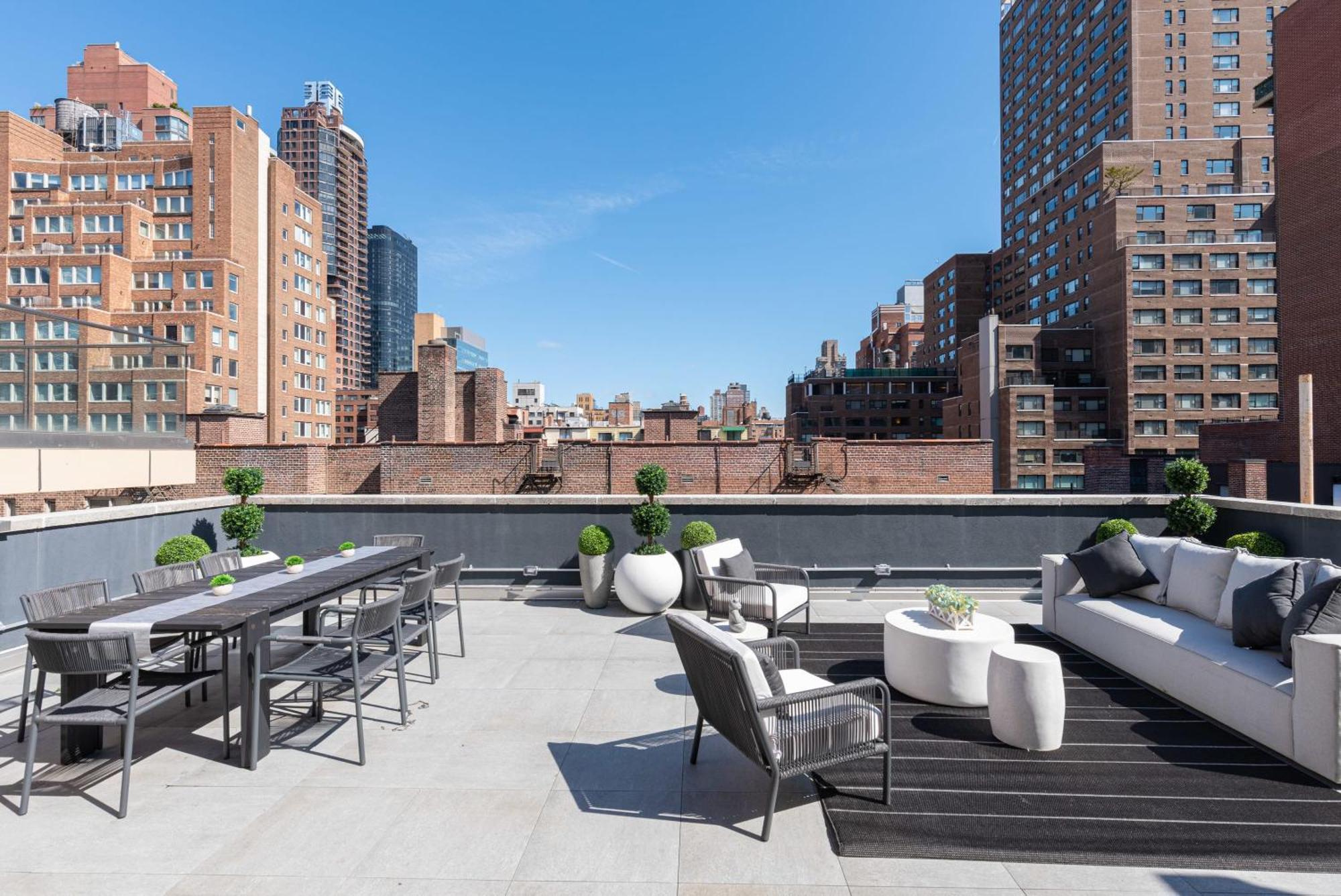 Apartment 3br Penthouse With Massive Private Rooftop *