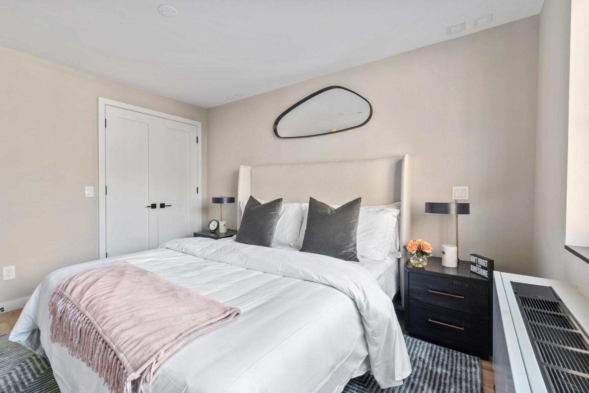 Apartment 3br Penthouse With Massive Private Rooftop