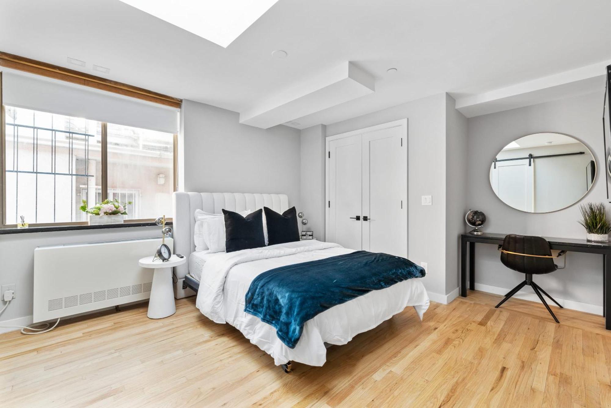 3br Penthouse With Massive Private Rooftop *