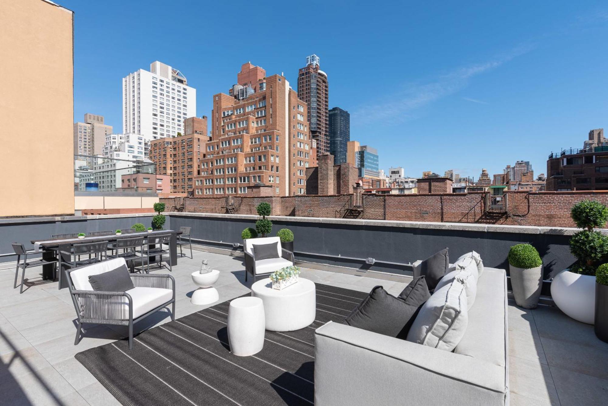 3br Penthouse With Massive Private Rooftop * New York