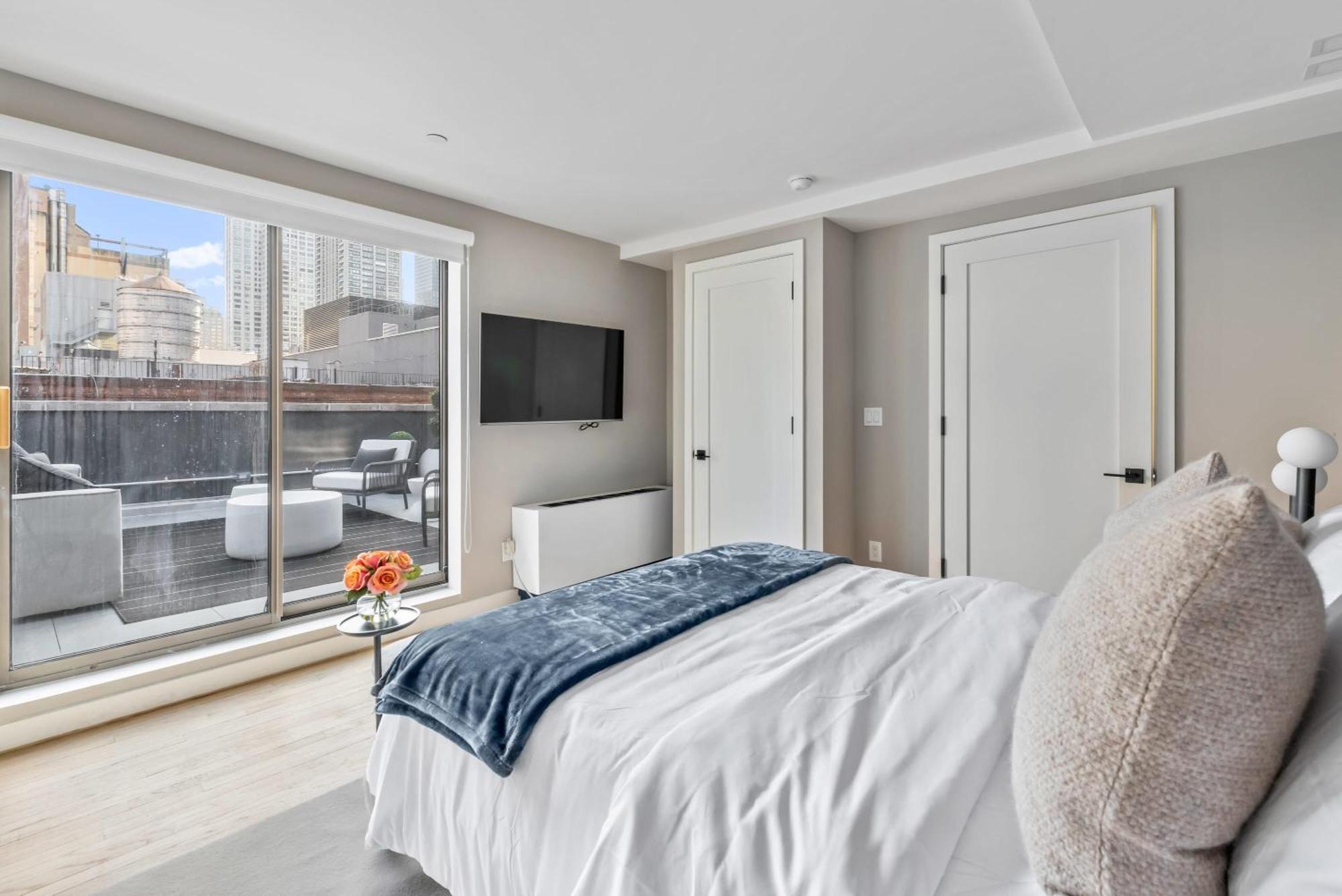 3br Penthouse With Massive Private Rooftop * New York