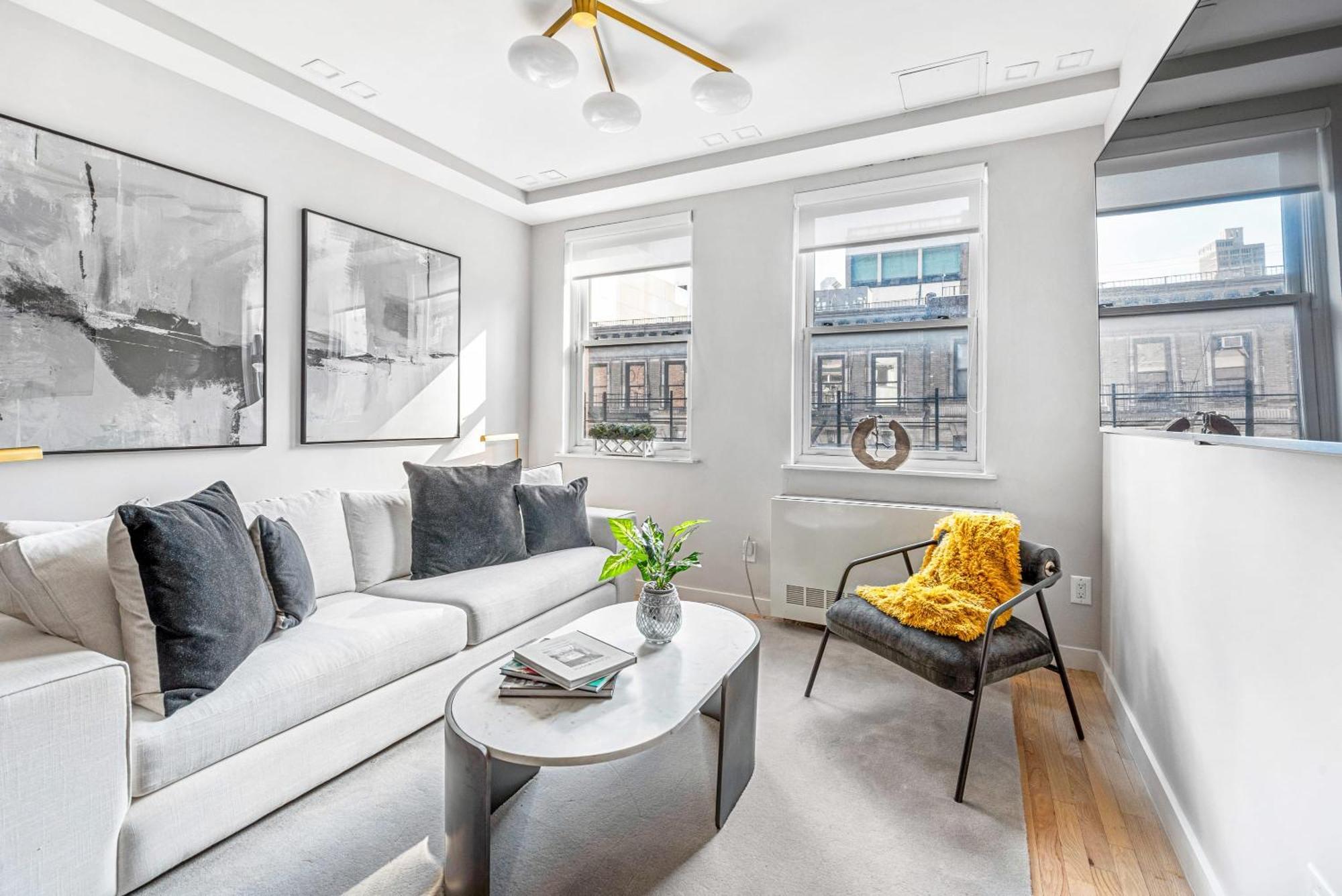 3br Penthouse With Massive Private Rooftop *
