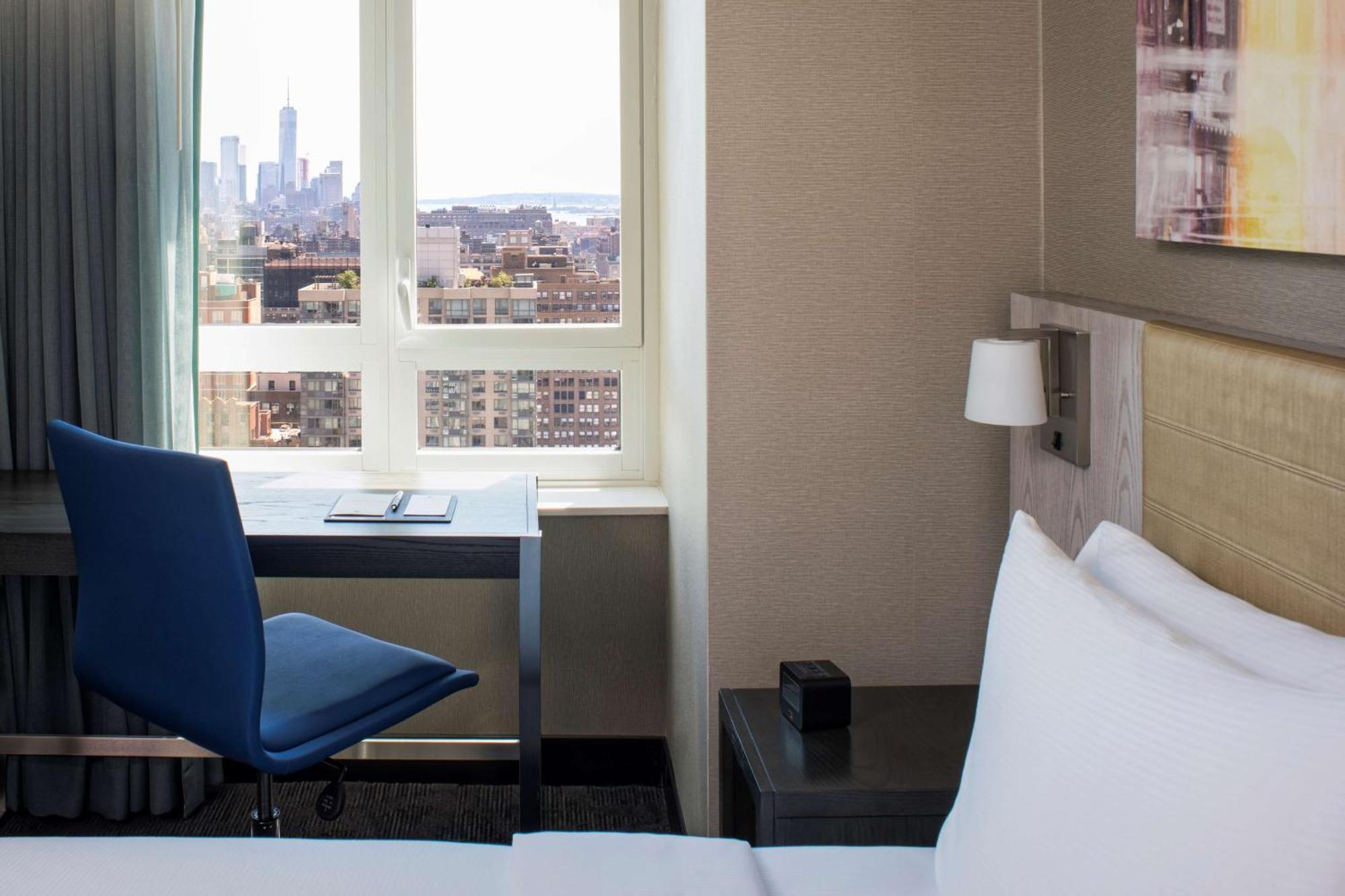 Doubletree By Hilton New York Times Square West Hotel 4*