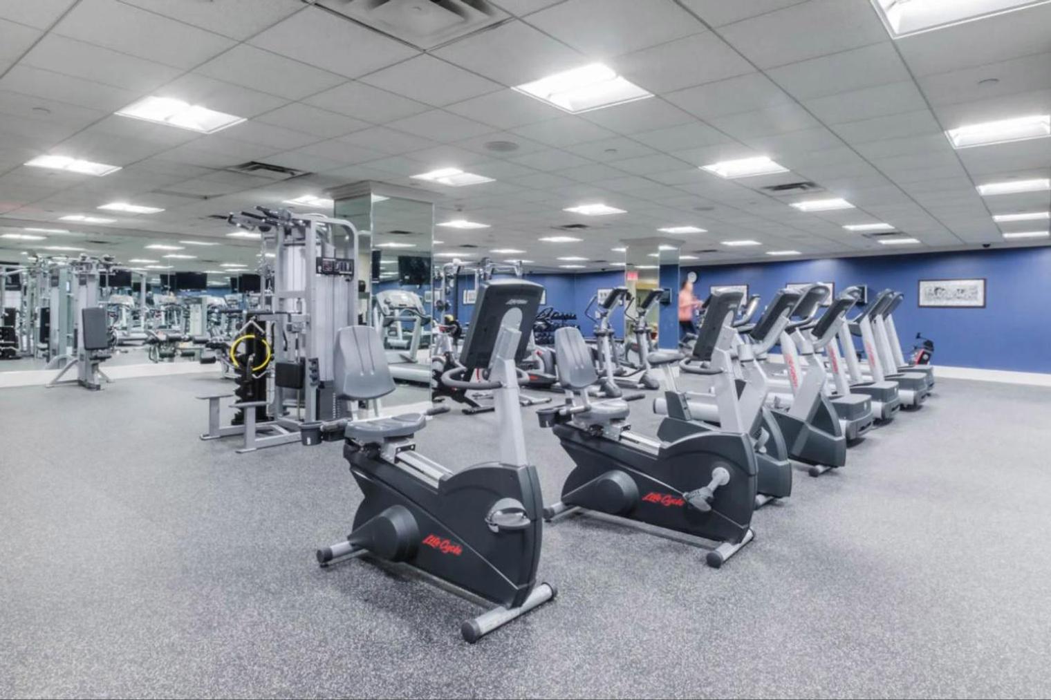 Uws 1br W Doorman Elevator Gym Nr Columbus Cir Nyc-584